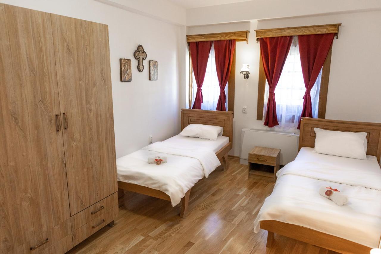 Guest Mansion, Гостински Палат Rostusa Exterior photo
